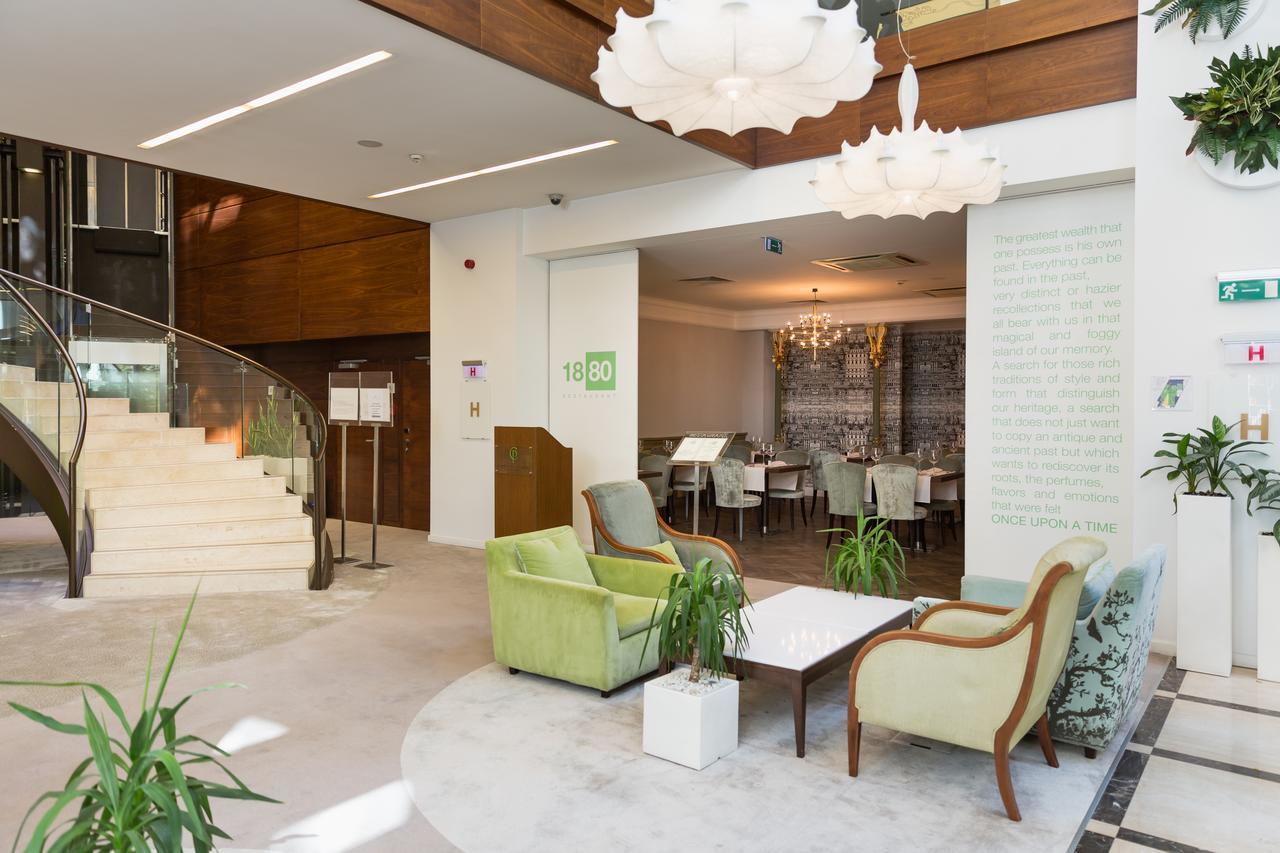 Capital Plaza Hotel 4*